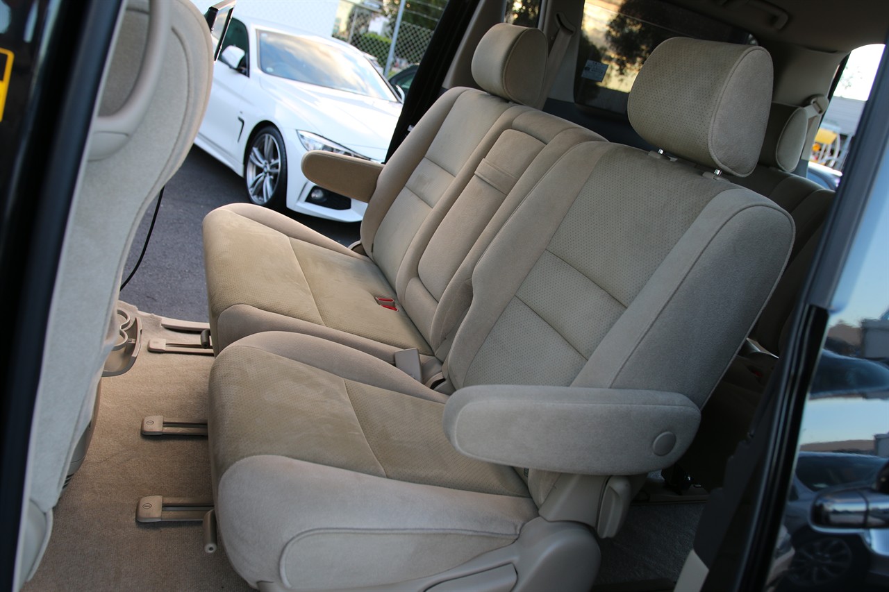 2004 Toyota Alphard