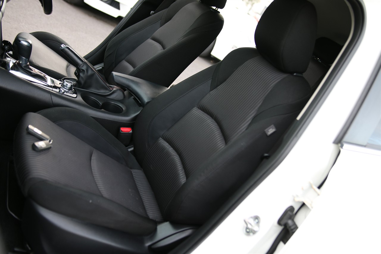 2016 Mazda Axela