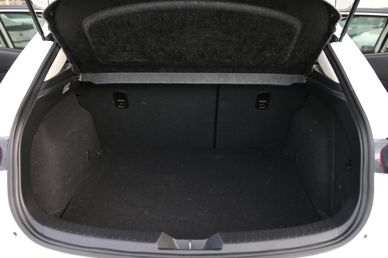 2016 Mazda Axela