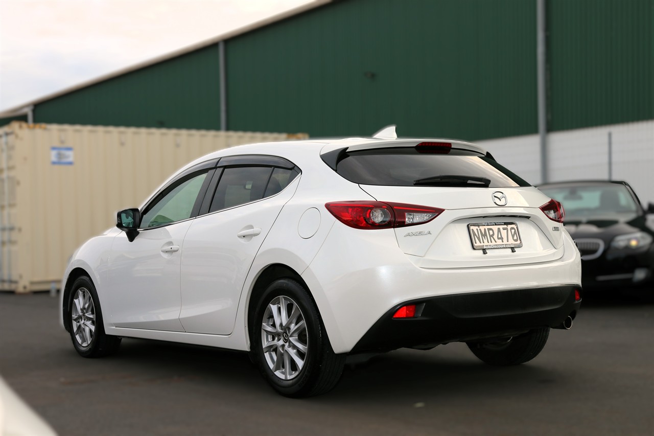2016 Mazda Axela
