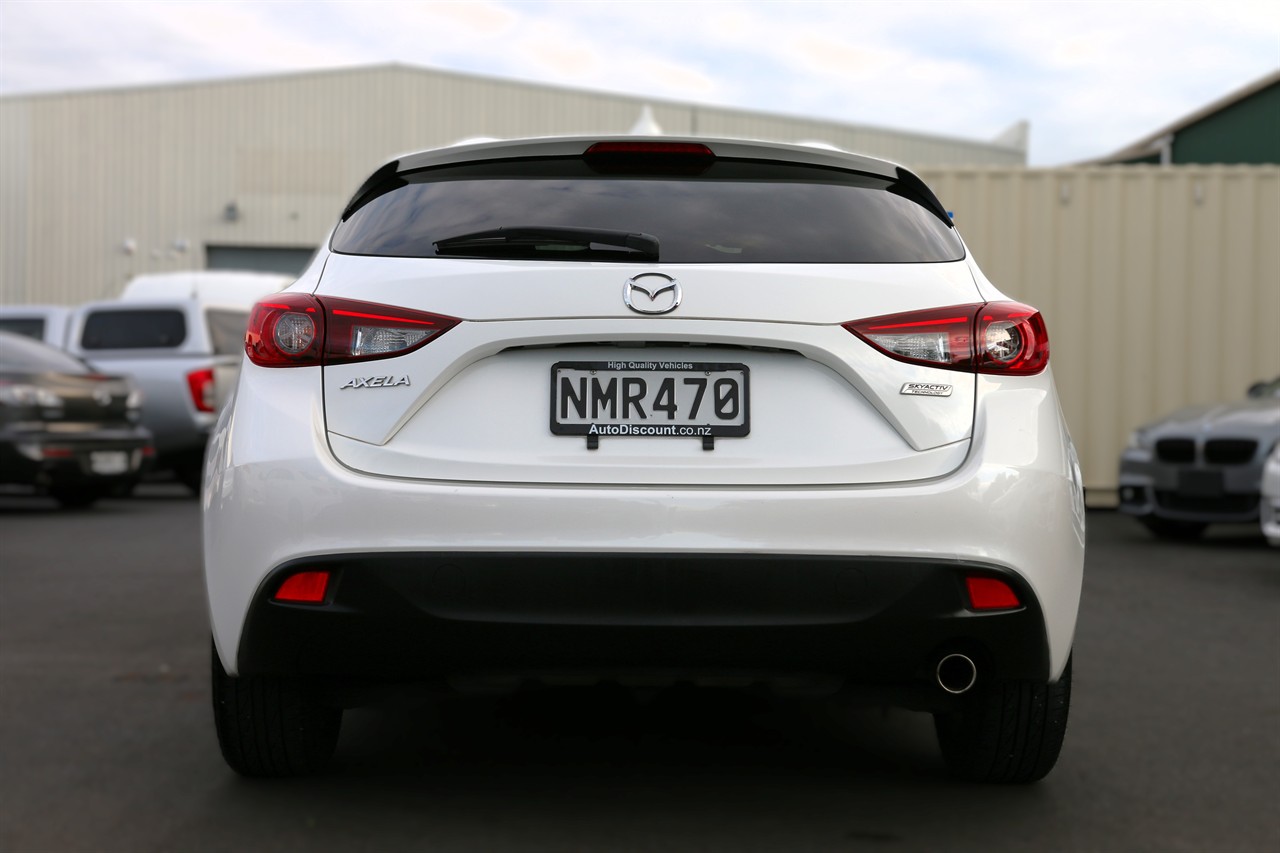 2016 Mazda Axela