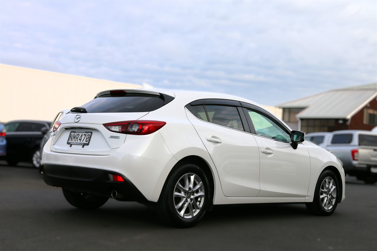 2016 Mazda Axela