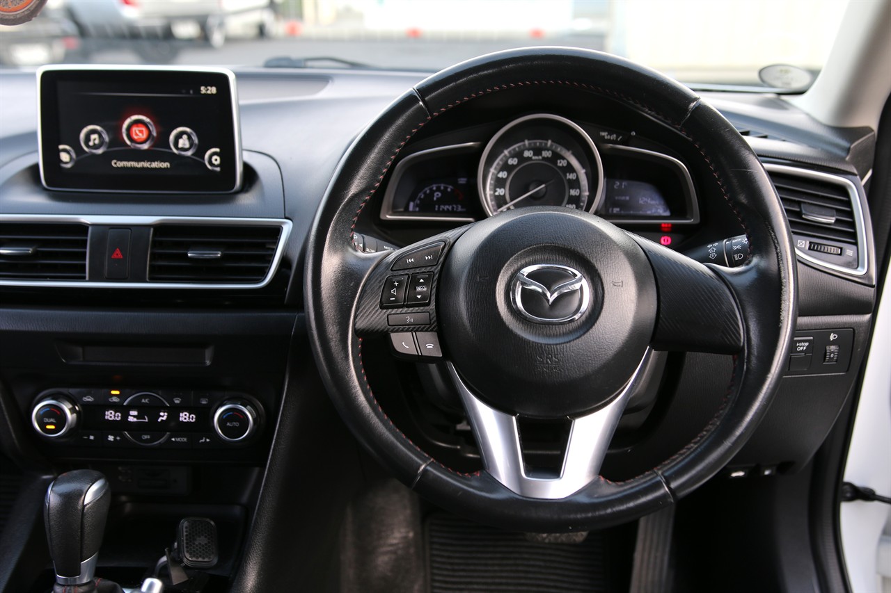 2016 Mazda Axela