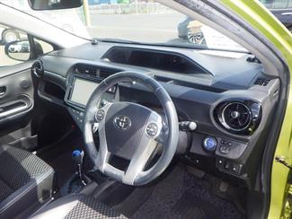 2015 Toyota Aqua - Thumbnail