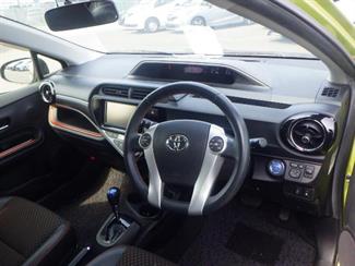 2015 Toyota Aqua - Thumbnail