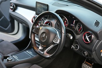 2017 Mercedes-Benz CLA250 - Thumbnail