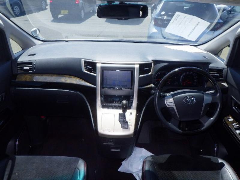 2013 Toyota Vellfire