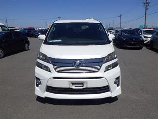 2013 Toyota Vellfire - Thumbnail