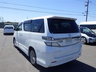 2013 Toyota Vellfire - Thumbnail