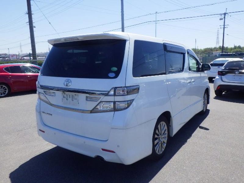 2013 Toyota Vellfire