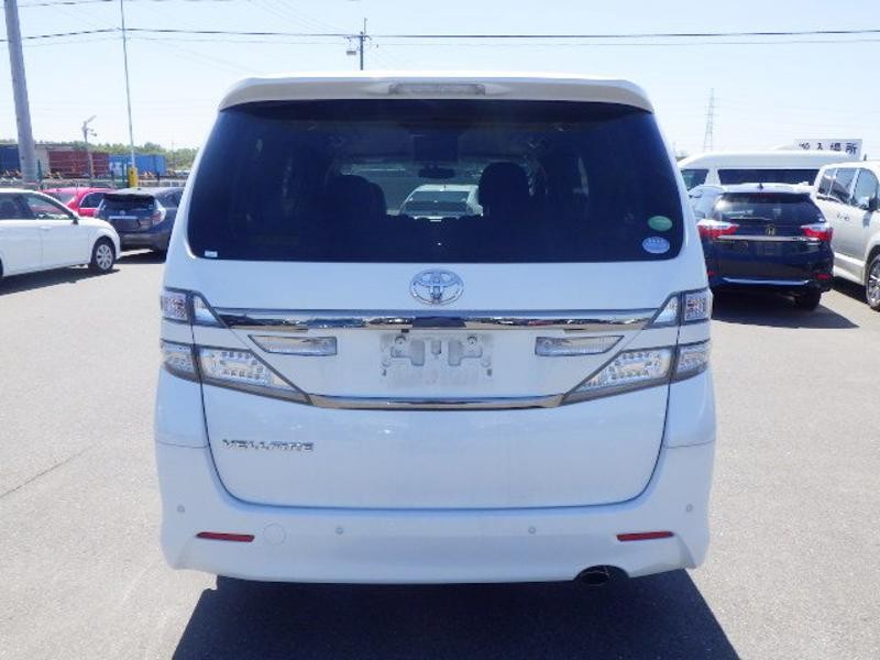2013 Toyota Vellfire