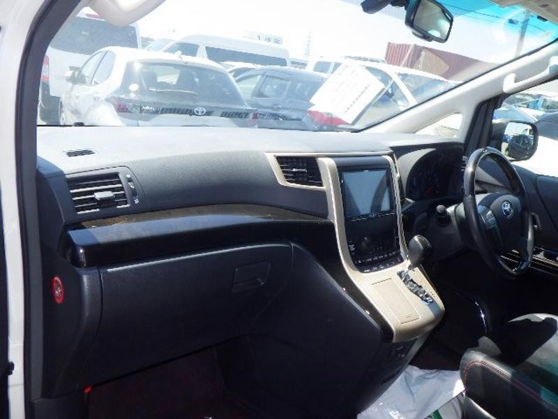 2013 Toyota Vellfire
