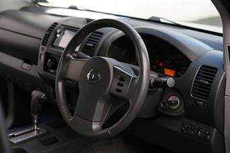 2012 Nissan Navara - Thumbnail