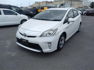 2015 Toyota Prius - Thumbnail