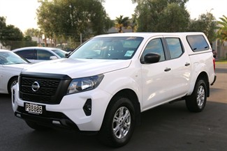 2022 Nissan Navara - Thumbnail