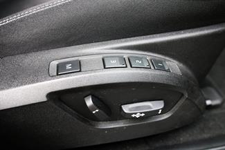 2013 Volvo V40 - Thumbnail