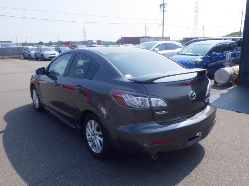 2012 Mazda Axela