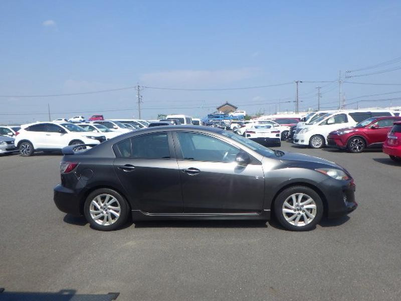 2012 Mazda Axela