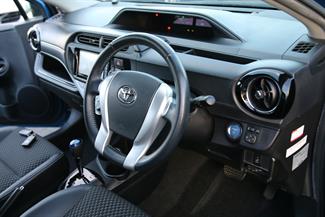 2015 Toyota Aqua - Thumbnail
