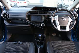 2015 Toyota Aqua - Thumbnail