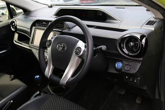 2015 Toyota Aqua - Thumbnail