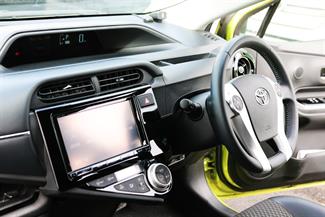 2015 Toyota Aqua - Thumbnail