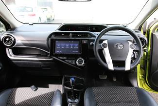 2015 Toyota Aqua - Thumbnail