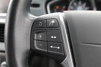 2015 Volvo V40 - Thumbnail