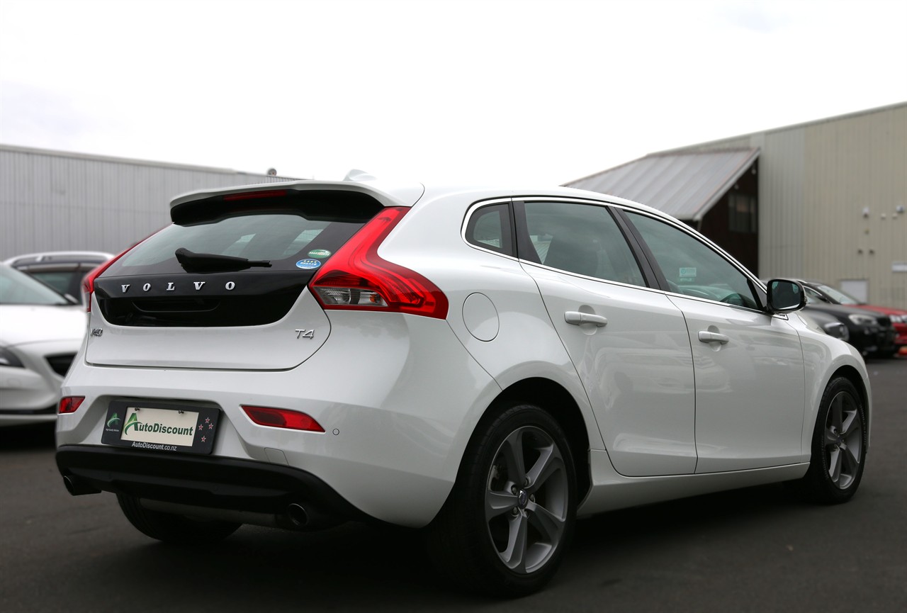 2015 Volvo V40