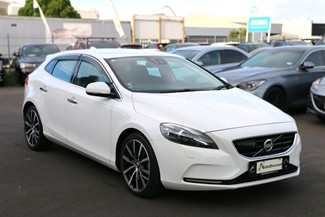 2013 Volvo V40 - Thumbnail