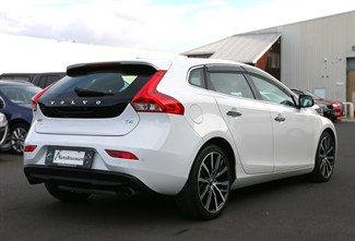 2013 Volvo V40 - Thumbnail