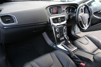 2014 Volvo V40 - Thumbnail