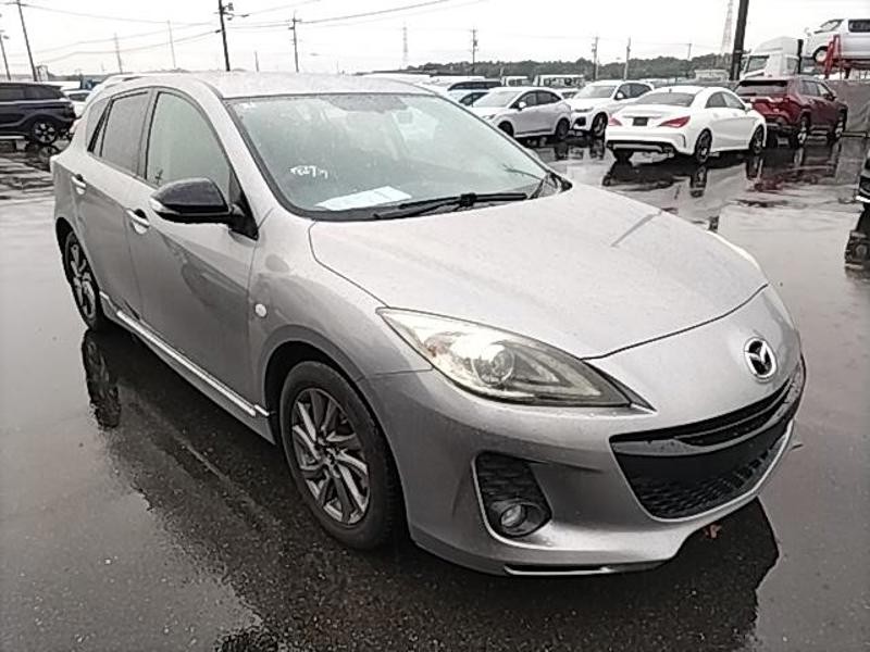 2013 Mazda Axela