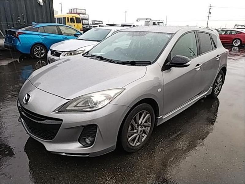 2013 Mazda Axela