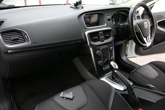 2013 Volvo V40 - Thumbnail