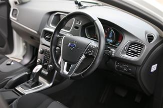 2013 Volvo V40 - Thumbnail