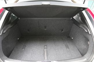 2013 Volvo V40 - Thumbnail