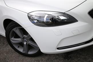 2013 Volvo V40 - Thumbnail