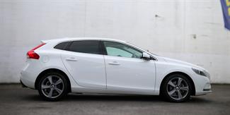 2013 Volvo V40 - Thumbnail