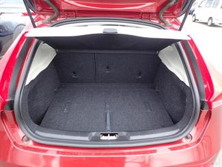 2015 Volvo V40 - Thumbnail