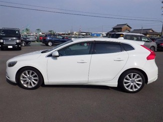 2014 Volvo V40 - Thumbnail