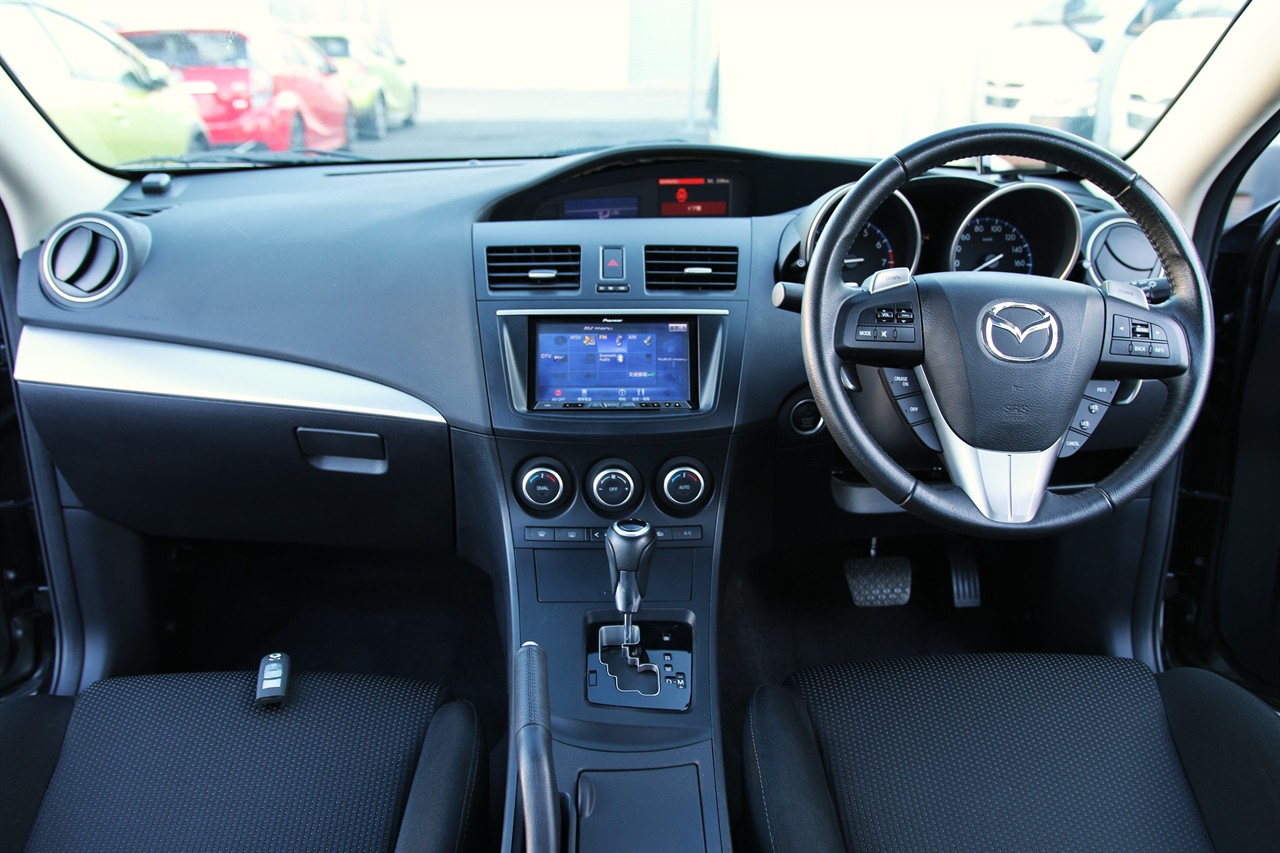 2012 Mazda Axela