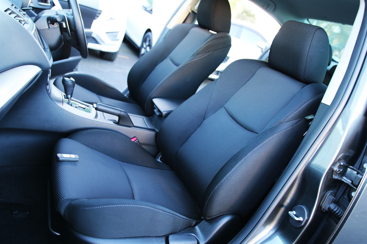 2012 Mazda Axela