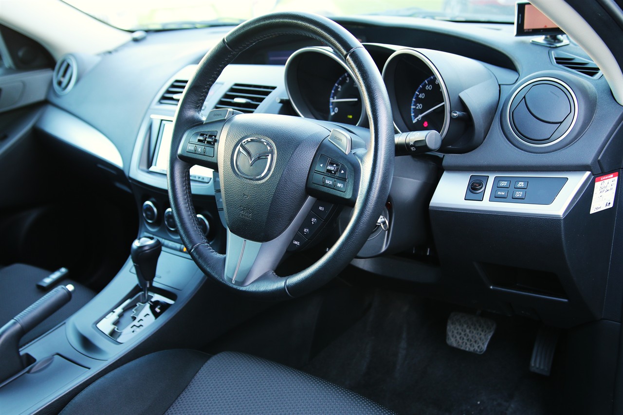 2012 Mazda Axela