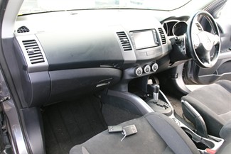 2007 Mitsubishi Outlander - Thumbnail