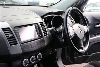 2007 Mitsubishi Outlander - Thumbnail