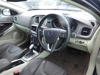 2013 Volvo V40 - Thumbnail
