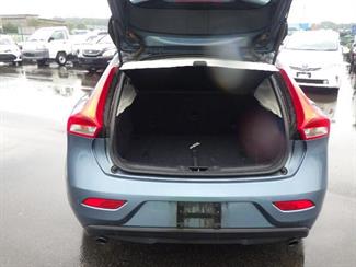 2013 Volvo V40 - Thumbnail