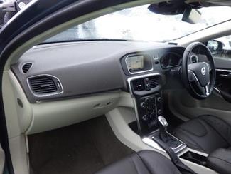 2013 Volvo V40 - Thumbnail