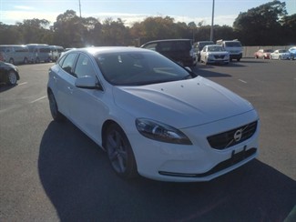 2013 Volvo V40 - Thumbnail